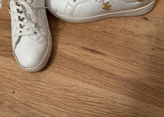 Grajewo ogłoszenia: Sprzedam adidasy damskie biale. 
Cena do negocjacji